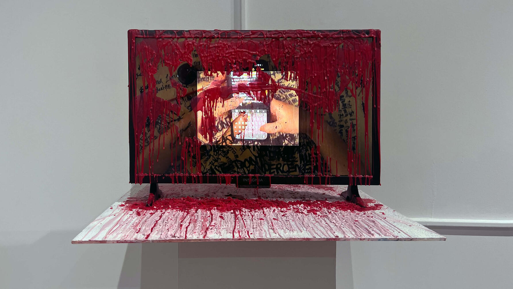 So fixated, 2023, single-channel video installation with sound on prepared television with wax, 3m56s